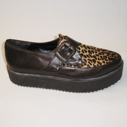 Piccolo piel leopardo marrón