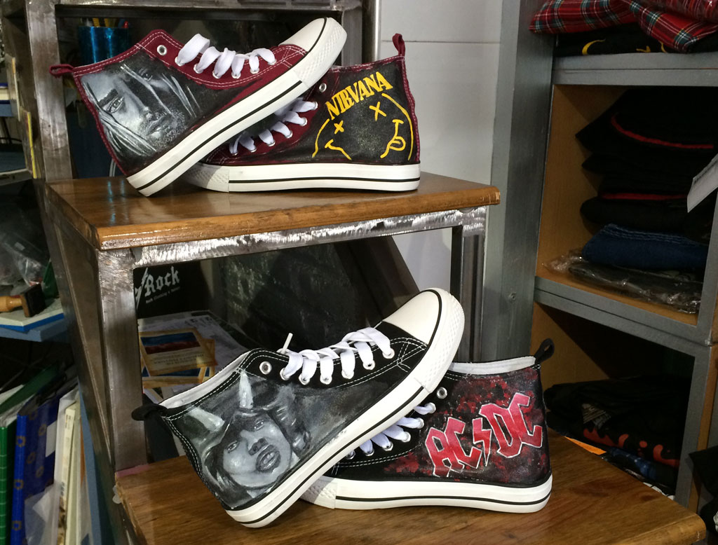 Nuevos modelos de zapatillas handmade/customizadas en Nave Rock
