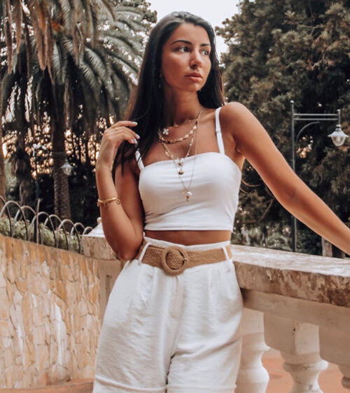 Woman wearing white clothes